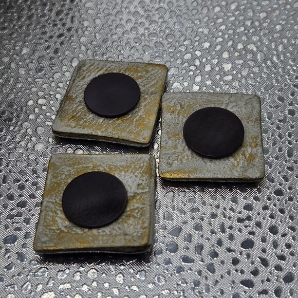 "5/$25" Set Of 3 Handmade Clay Chinoiseri Art Blue & White Square Fridge Magnets - Picture 5 of 6